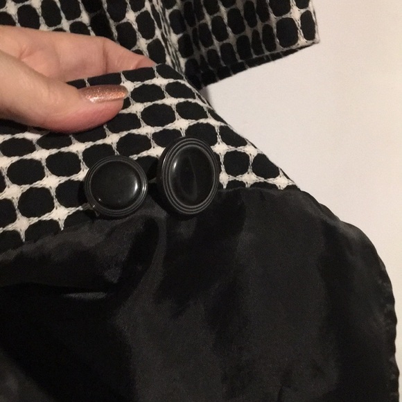 Apostrophe Three button collarless three-quarter length sleeve long coat - Picture 7 of 8